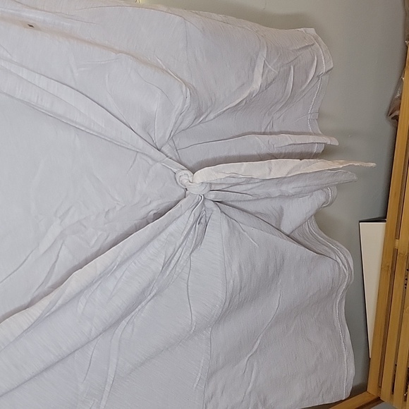 Express Tie Front Tee - Picture 4 of 5